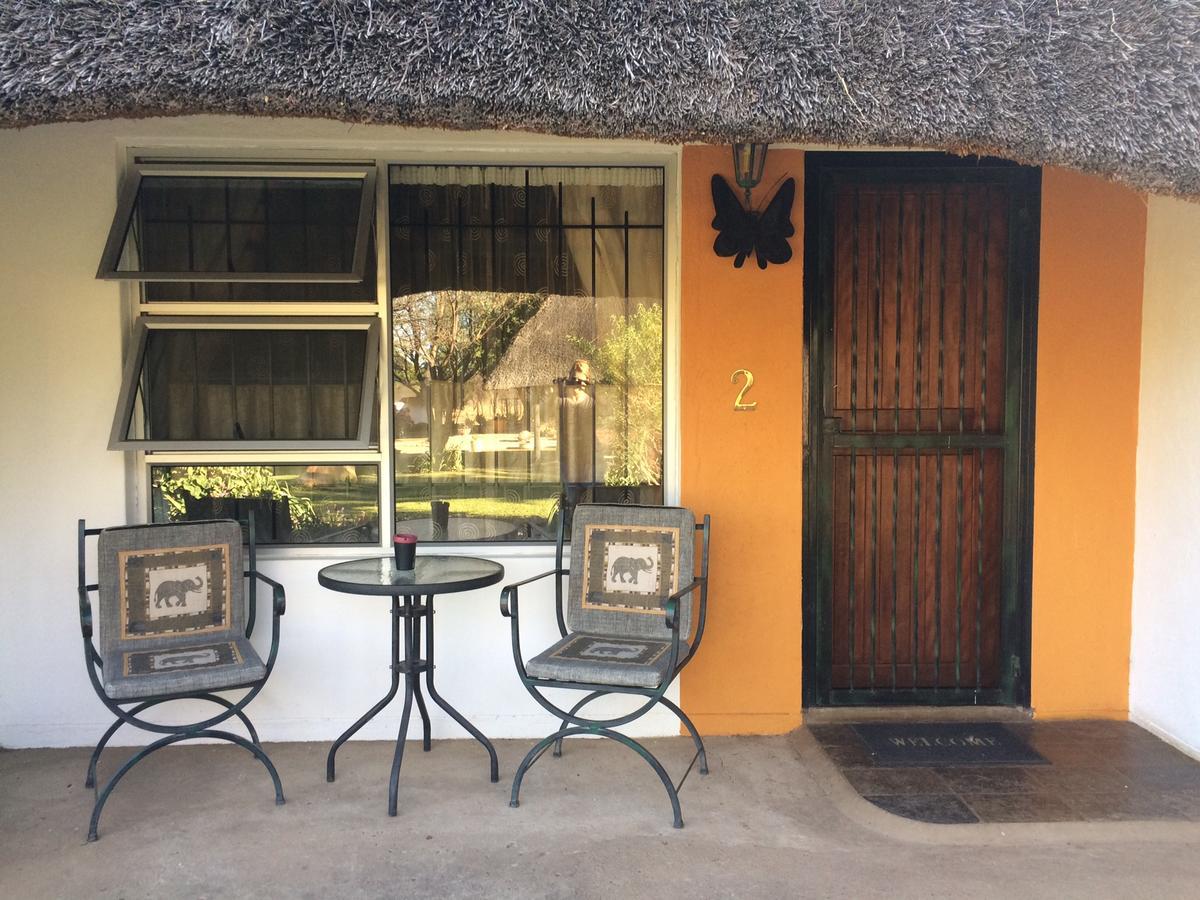 Lion'S Den Guesthouse Otjiwarongo Exteriér fotografie