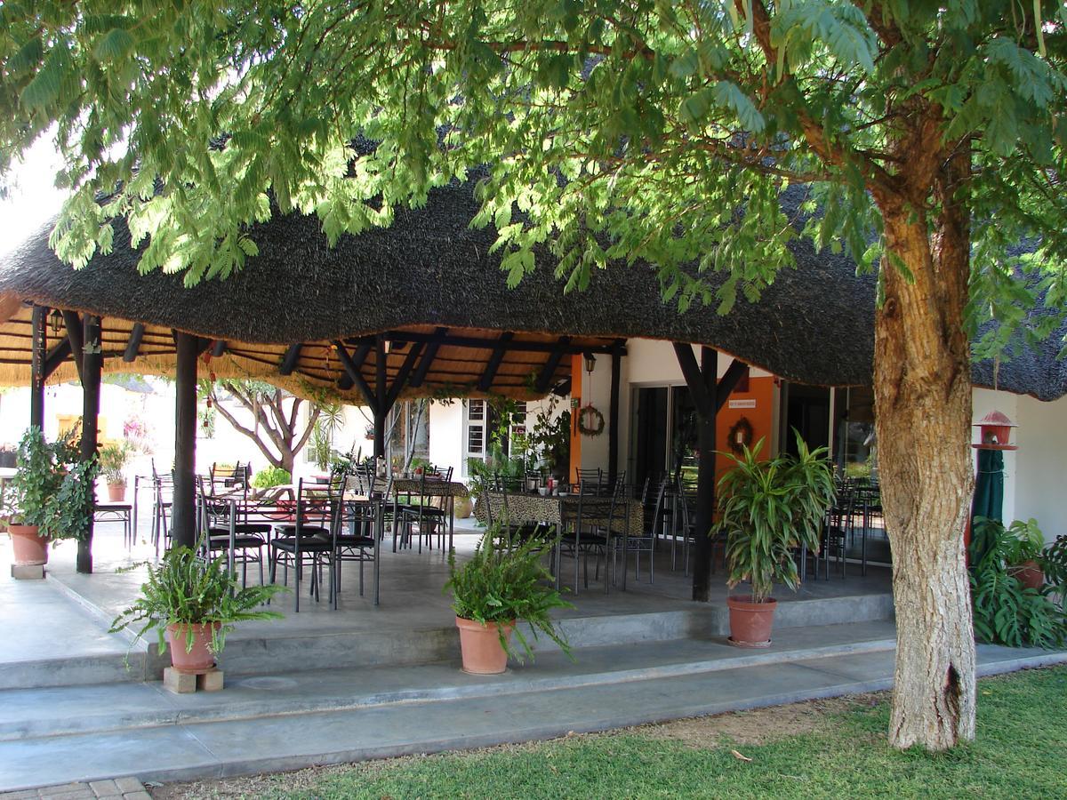 Lion'S Den Guesthouse Otjiwarongo Exteriér fotografie