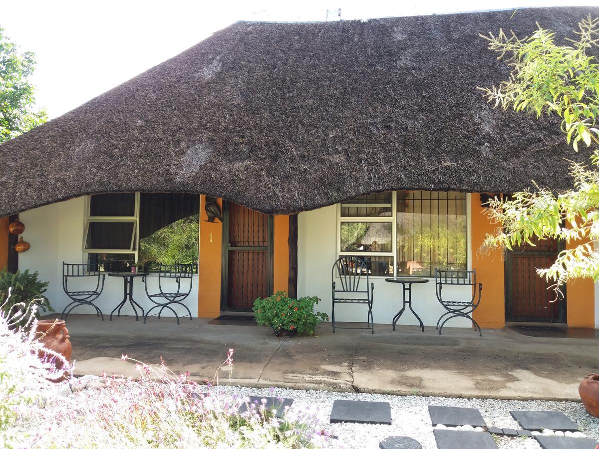 Lion'S Den Guesthouse Otjiwarongo Exteriér fotografie