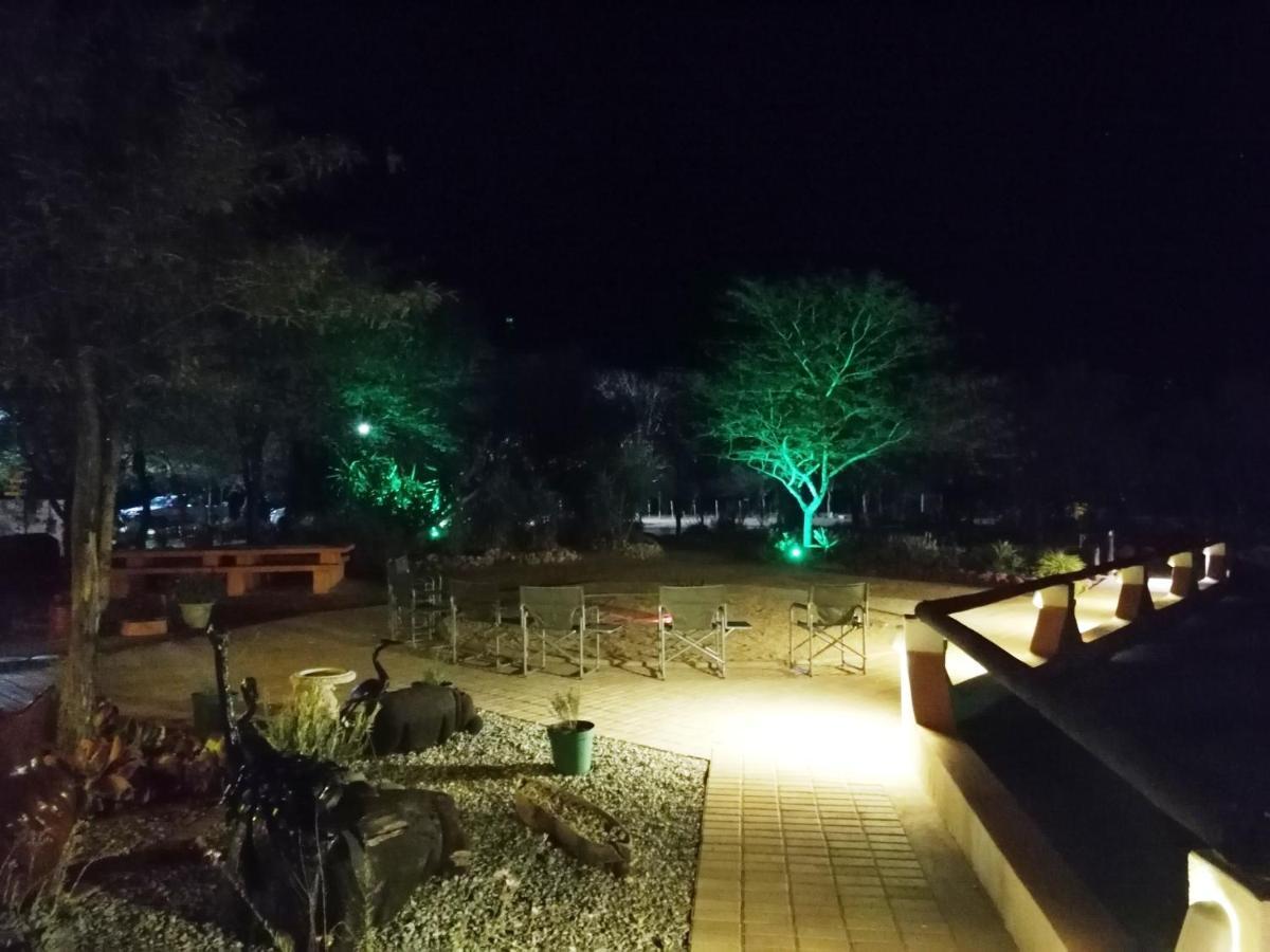 Lion'S Den Guesthouse Otjiwarongo Exteriér fotografie
