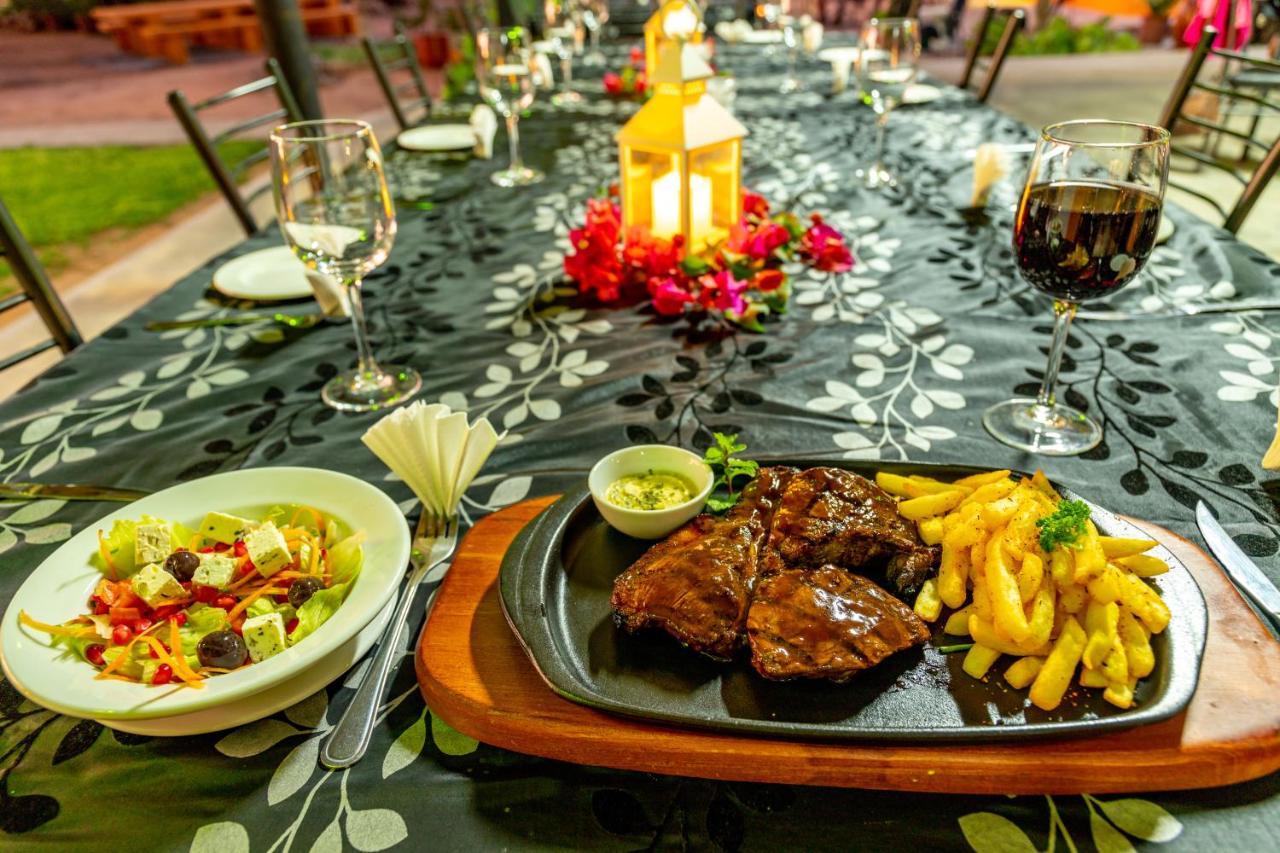 Lion'S Den Guesthouse Otjiwarongo Exteriér fotografie