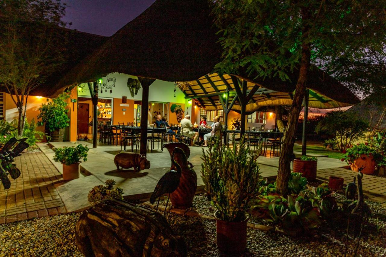 Lion'S Den Guesthouse Otjiwarongo Exteriér fotografie