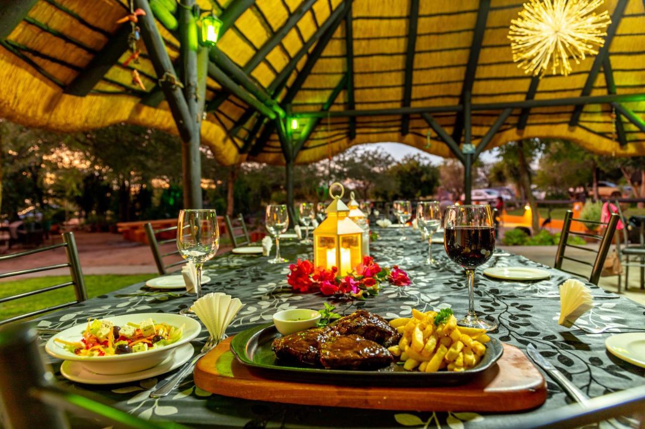 Lion'S Den Guesthouse Otjiwarongo Exteriér fotografie