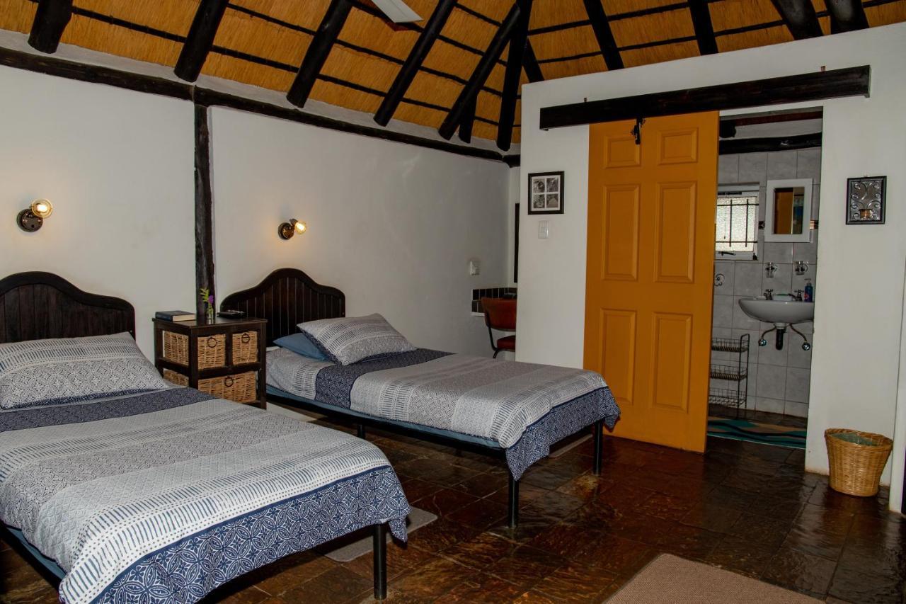 Lion'S Den Guesthouse Otjiwarongo Exteriér fotografie