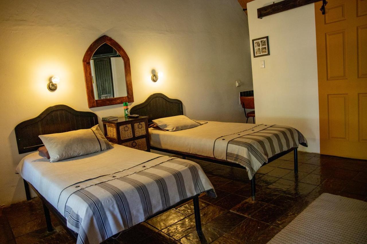 Lion'S Den Guesthouse Otjiwarongo Exteriér fotografie