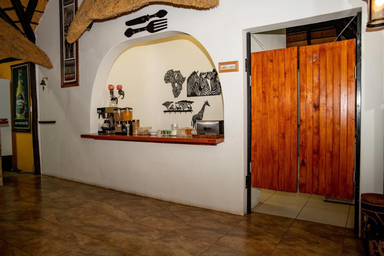 Lion'S Den Guesthouse Otjiwarongo Exteriér fotografie