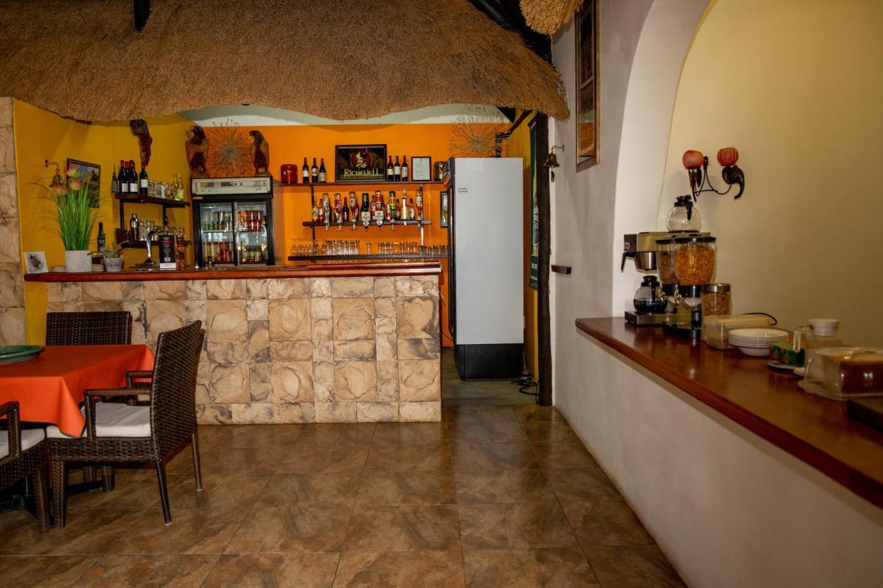 Lion'S Den Guesthouse Otjiwarongo Exteriér fotografie