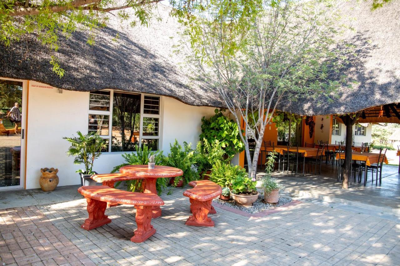 Lion'S Den Guesthouse Otjiwarongo Exteriér fotografie