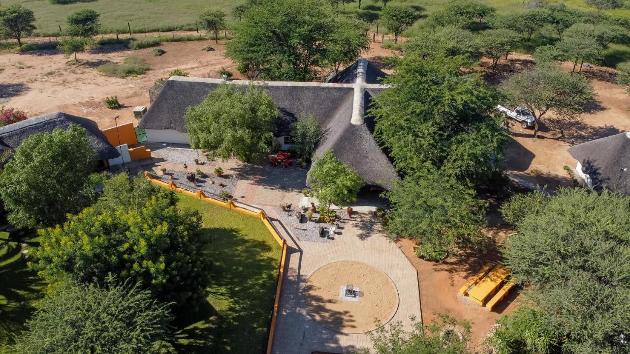 Lion'S Den Guesthouse Otjiwarongo Exteriér fotografie