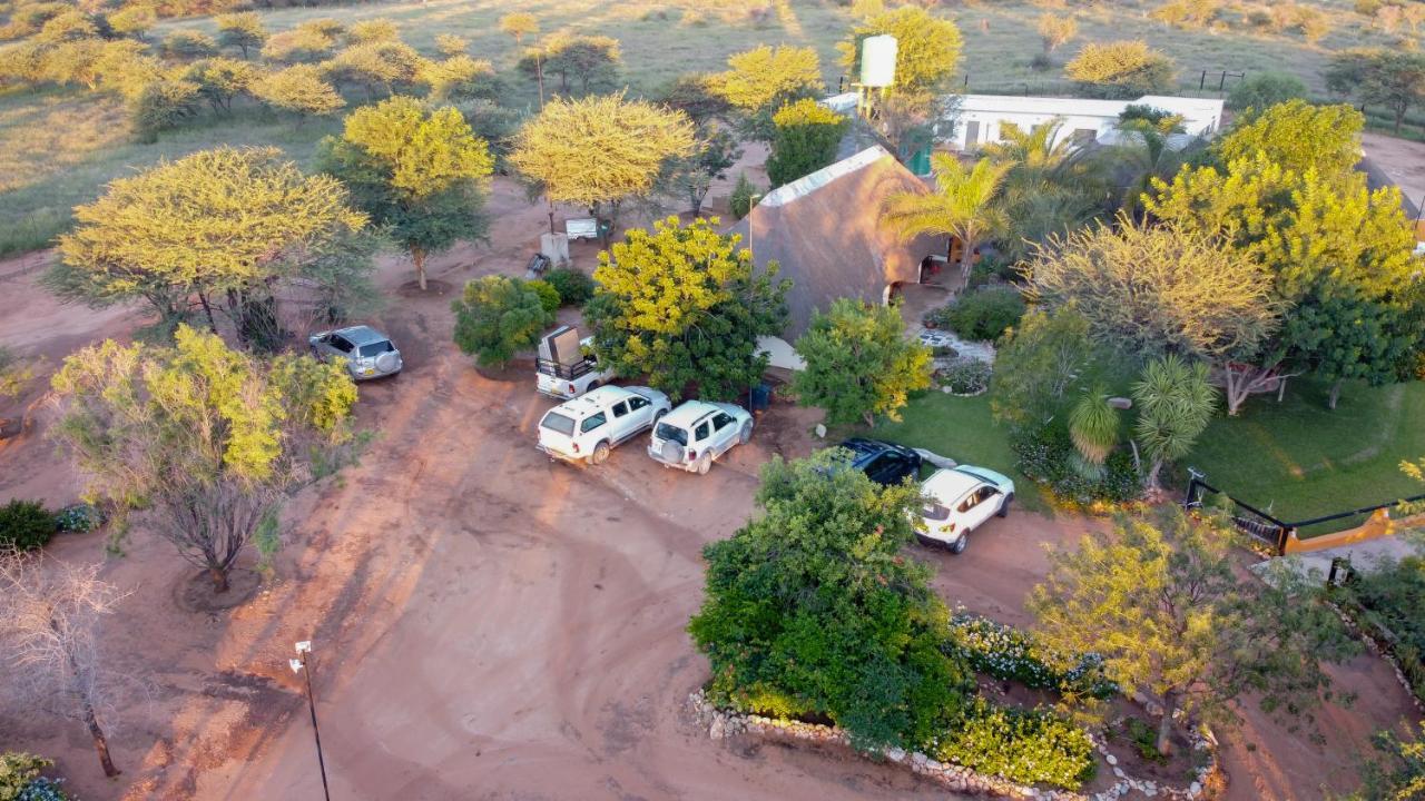 Lion'S Den Guesthouse Otjiwarongo Exteriér fotografie
